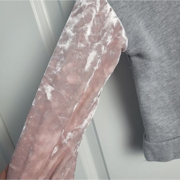 GUESS KIDS Sweater    - Picture 2 of 8